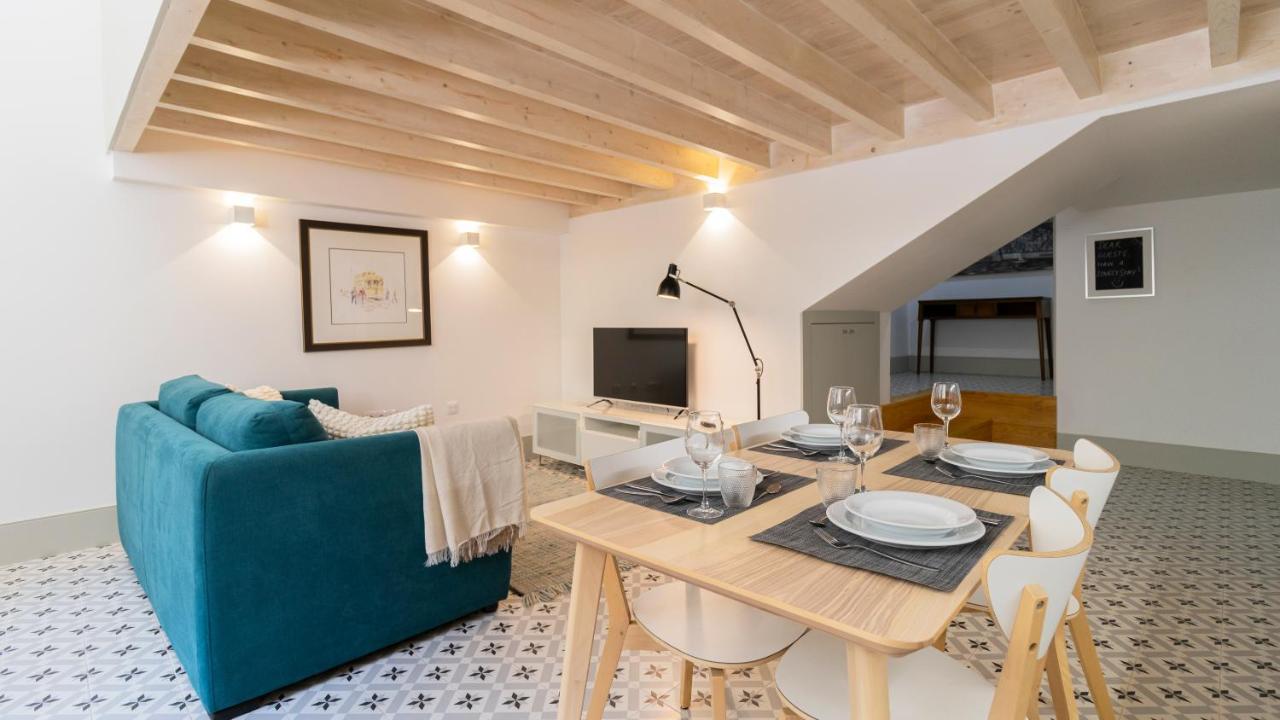 Stunning Duplex W/ Patio By Lovelystay * Porto