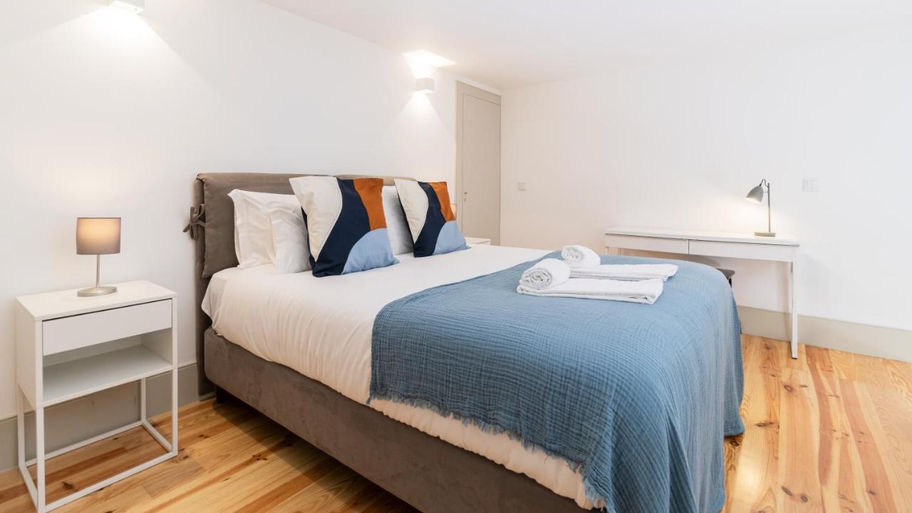 Stunning Duplex W/ Patio By Lovelystay * Porto