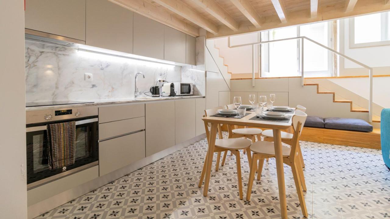 Stunning Duplex W/ Patio By Lovelystay * Porto
