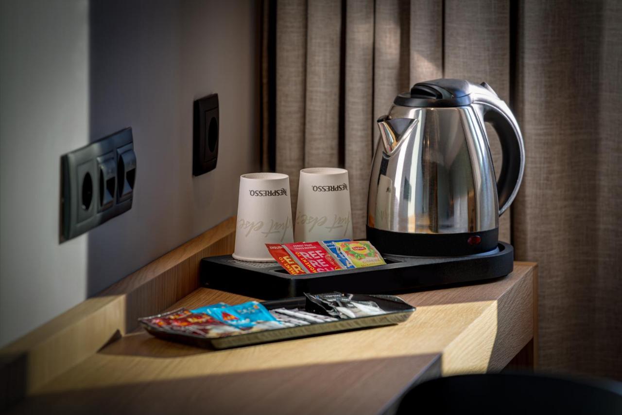 Acta The Clover Hotel