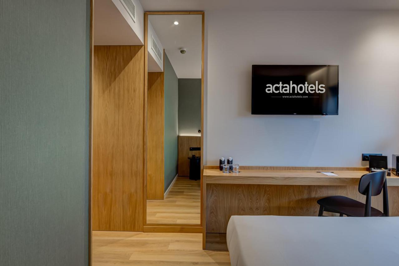 Acta The Clover Hotel