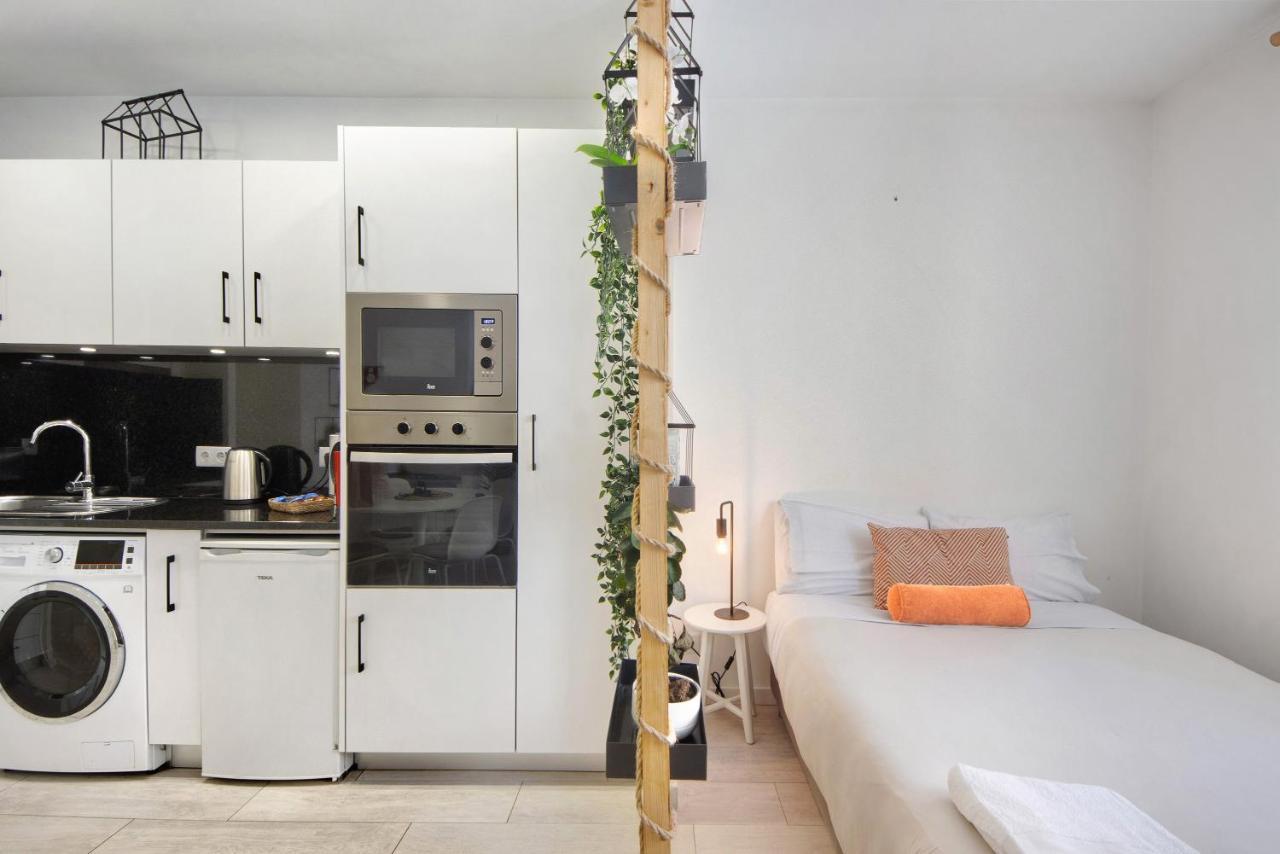 Minimalist Studio Centre