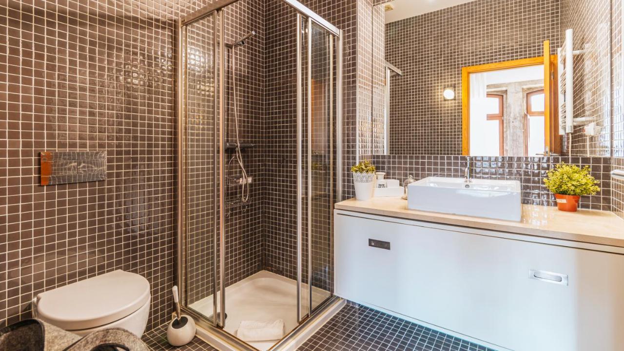 Mouzinho Downtown 2br W/ Parking By Lovelystay * Porto