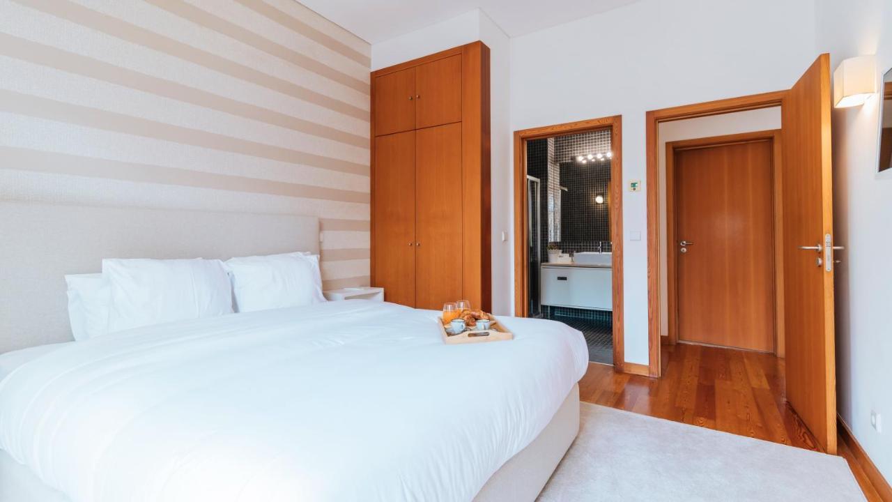 Mouzinho Downtown 2br W/ Parking By Lovelystay Apartment