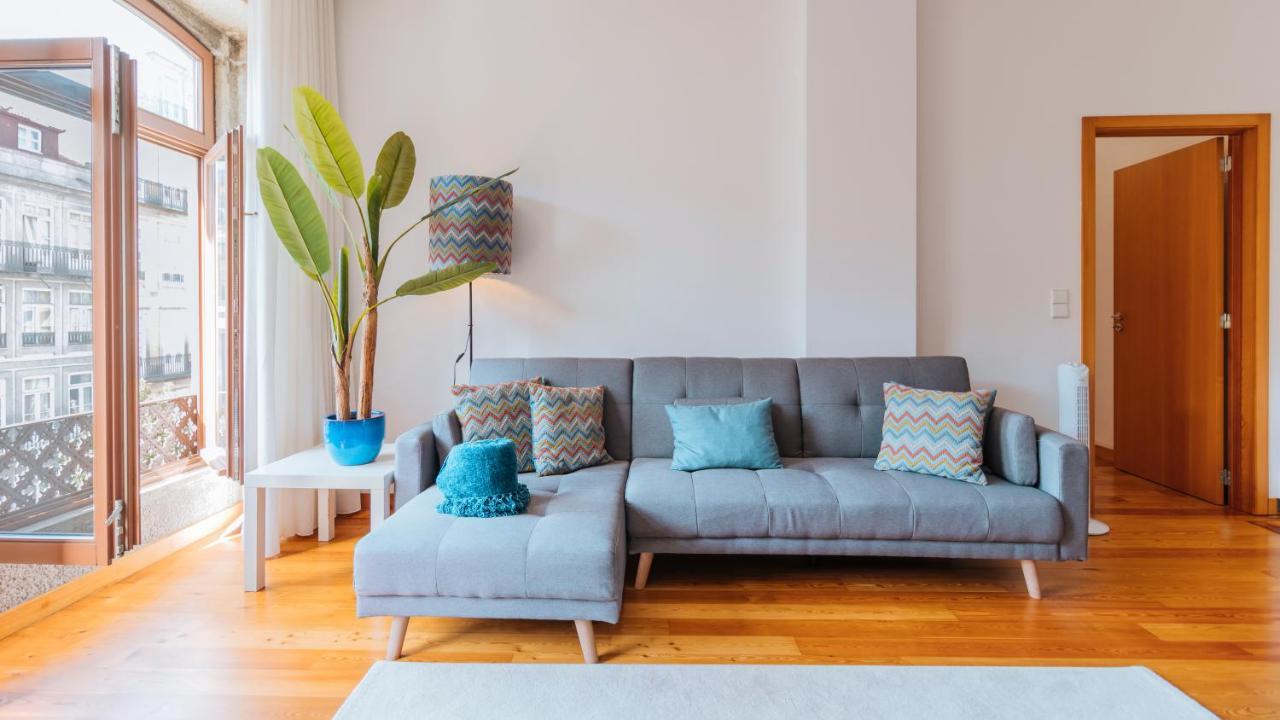 Mouzinho Downtown 2br W/ Parking By Lovelystay Apartment