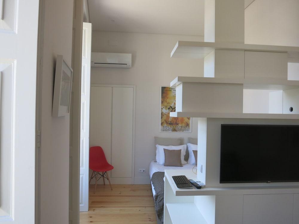 Apartment Cinema
