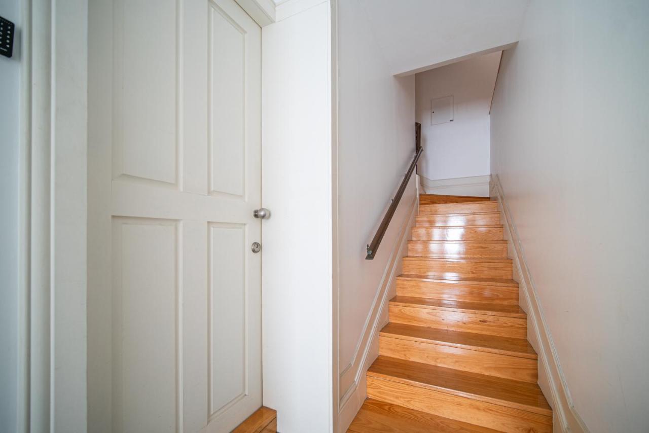 Joivy Modern Flat With Patio In Central Porto