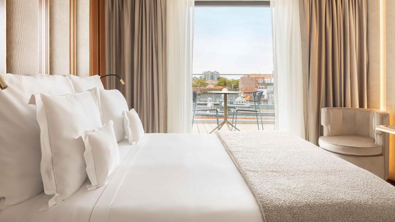Wine & Books Hotel