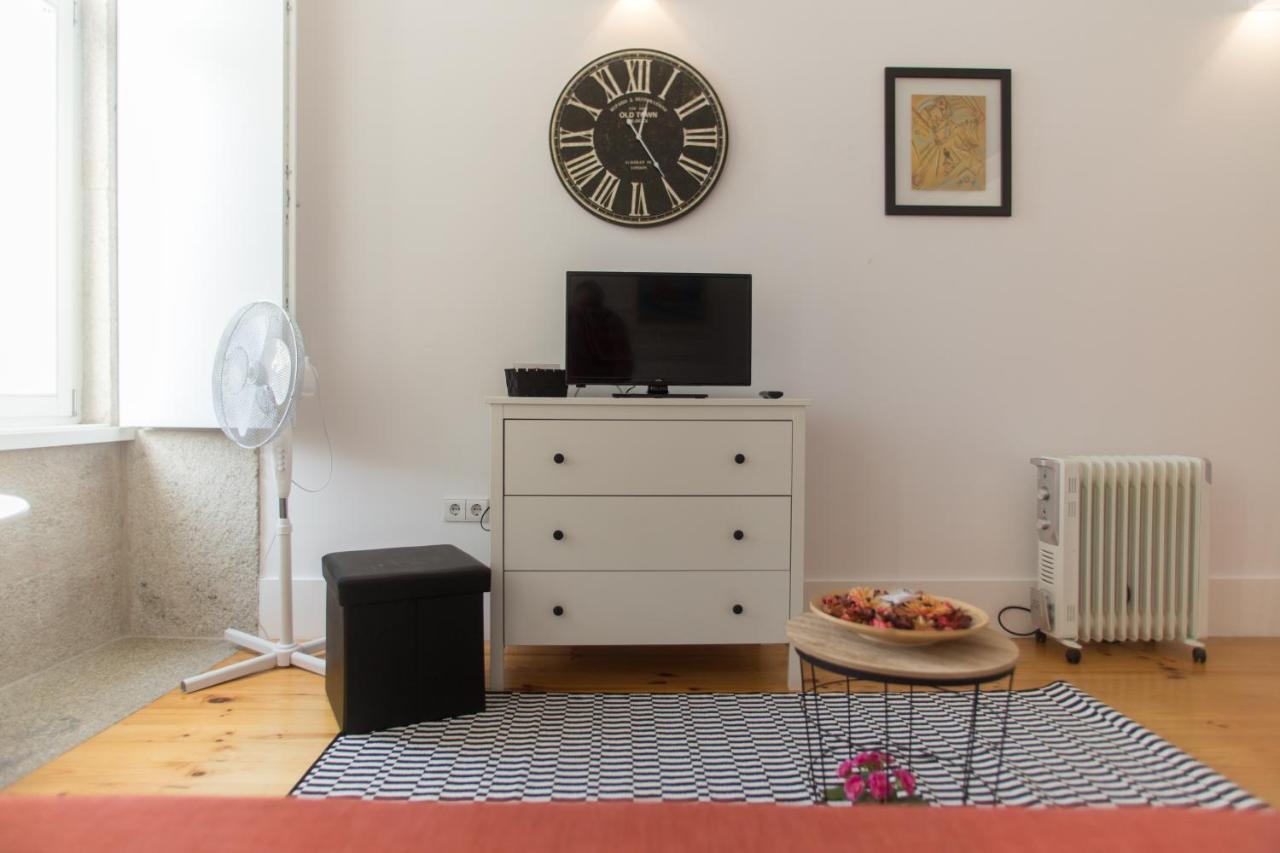 Smooth By City Hosts Apartment
