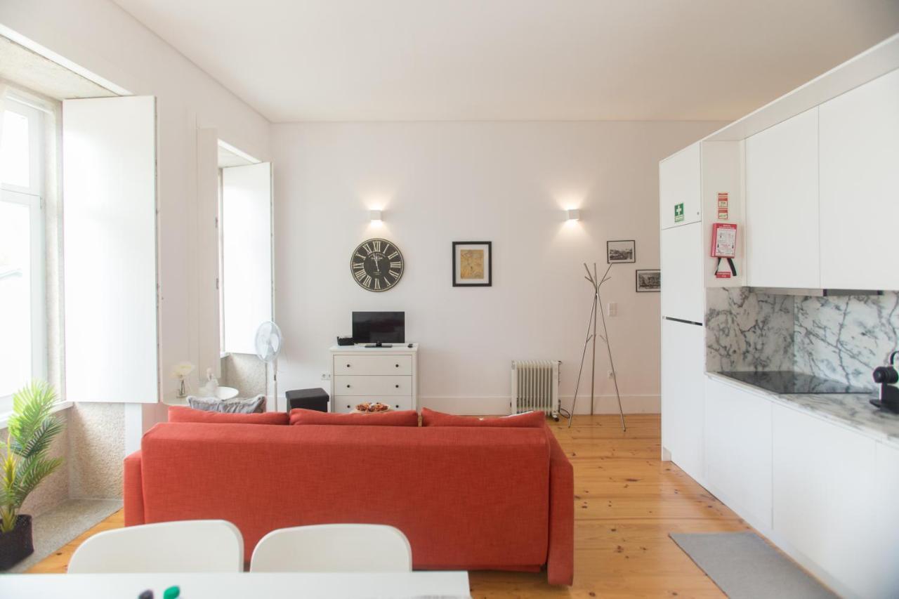 Smooth By City Hosts Apartment