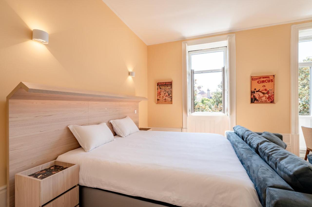 Downtown Grand Apartment