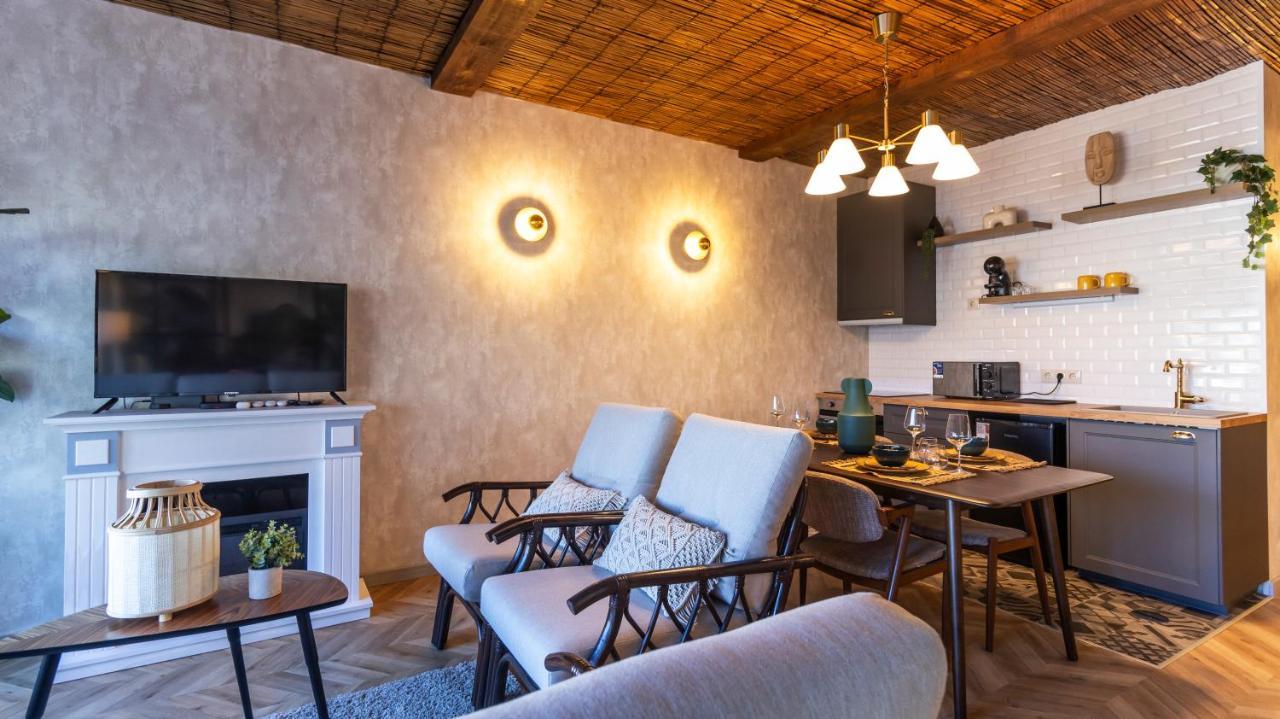 Central 2br Marques By Lovelystay