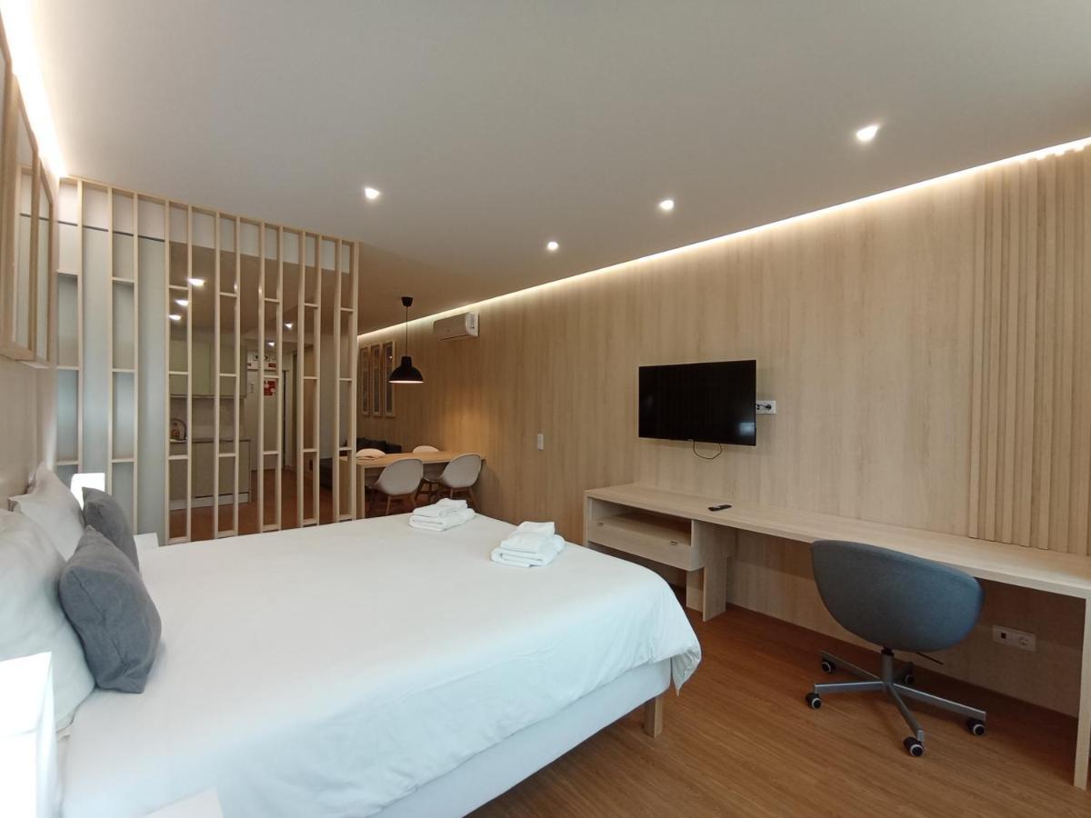 715 Gale Wi-fi, Estacionamento Apartment