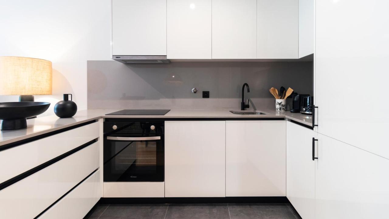 Premium 2br Flat Near Santa Catarina By Lovelystay Apartment Porto