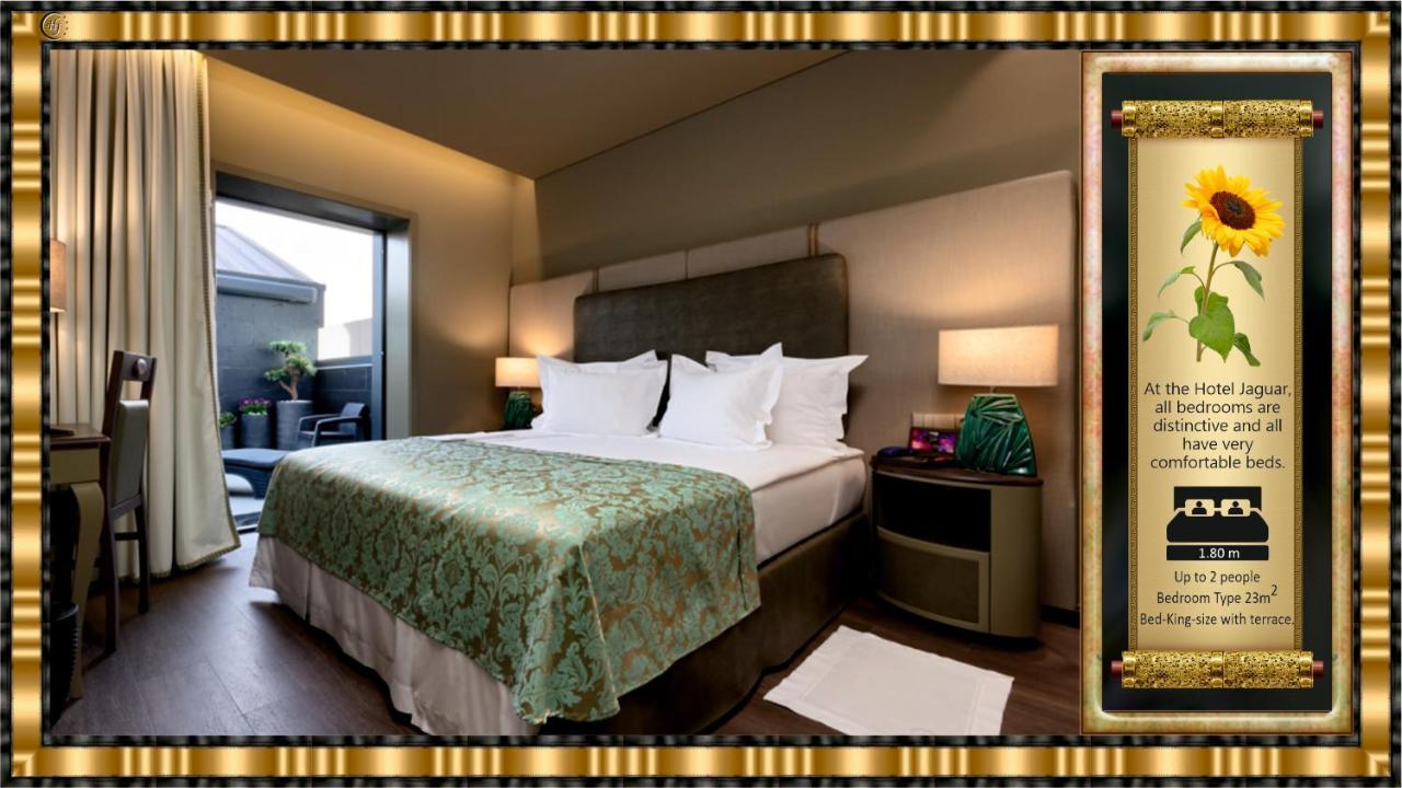 Jaguar - Airport To And Center And Vice-versa Is A Free And Continuous Shuttle Service From 7am To 8pm