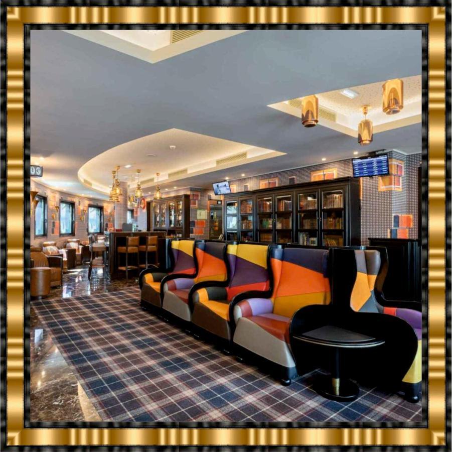 Hotel Jaguar - Airport To And Center And Vice-versa Is A Free And Continuous Shuttle Service From 7am To 8pm