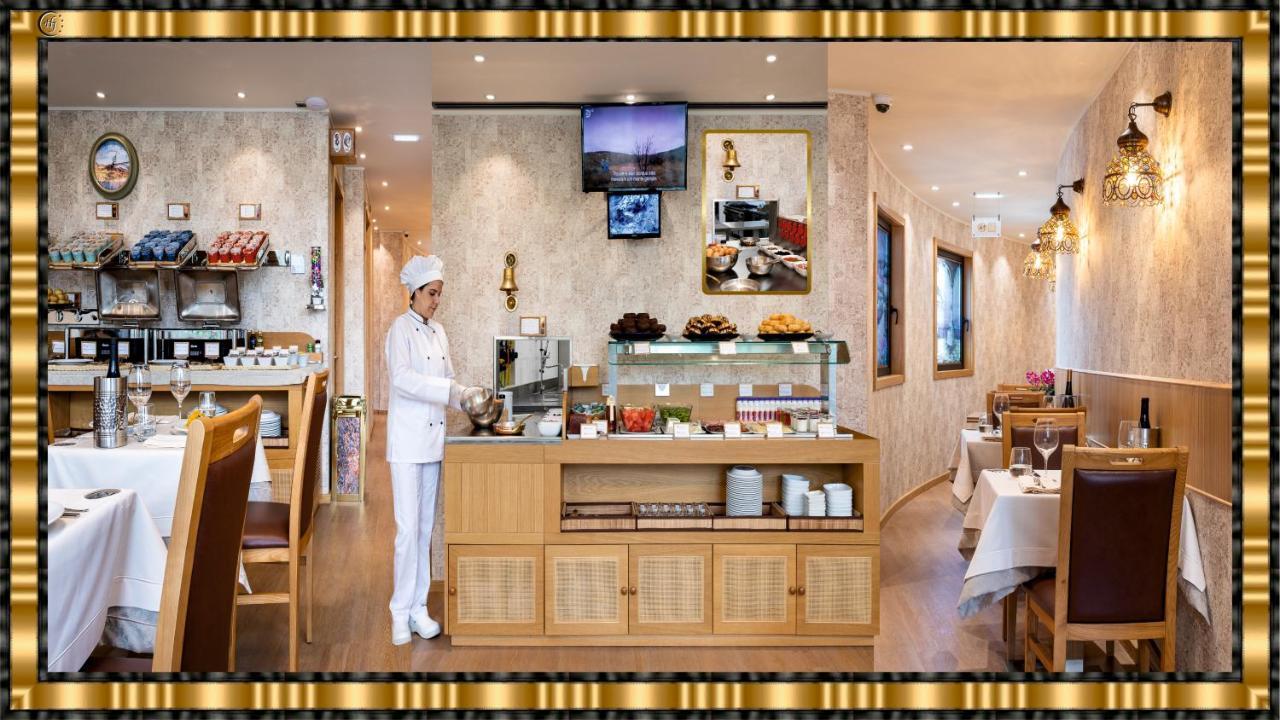 Hotel Jaguar - Airport To And Center And Vice-versa Is A Free And Continuous Shuttle Service From 7am To 8pm