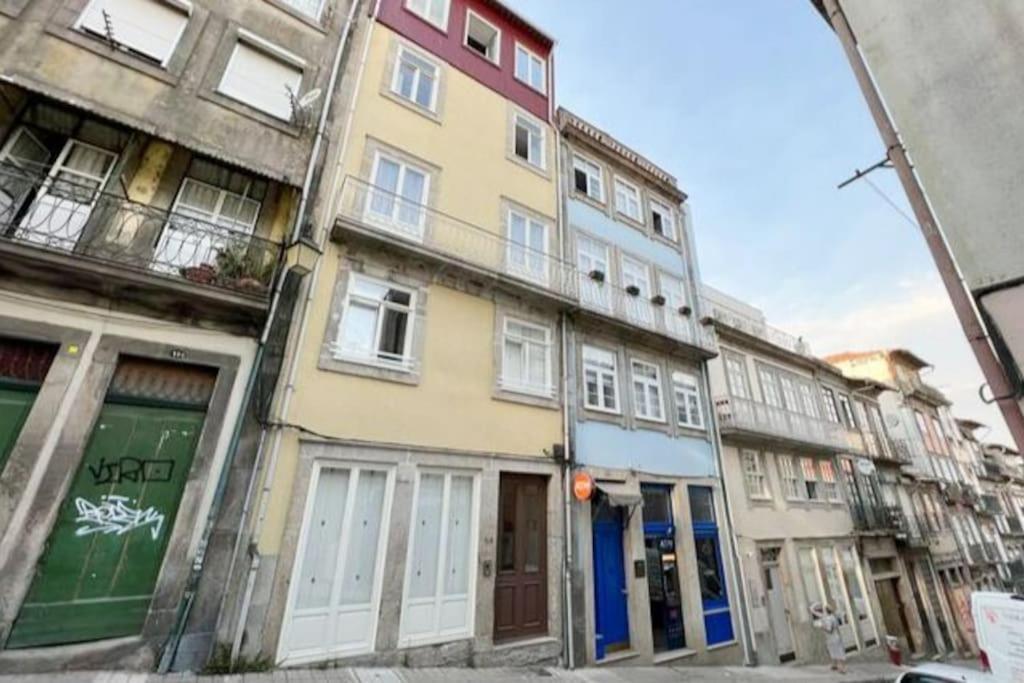 Caldeireiros Lovely By Hosts Apartment Porto