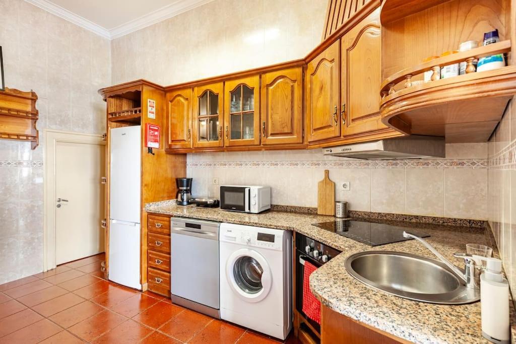 Charming Townhouse In The Historic Center Of Appartement Porto