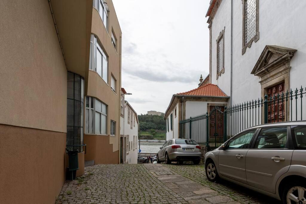 Cristelo 1 Bed Next To River Apartment *