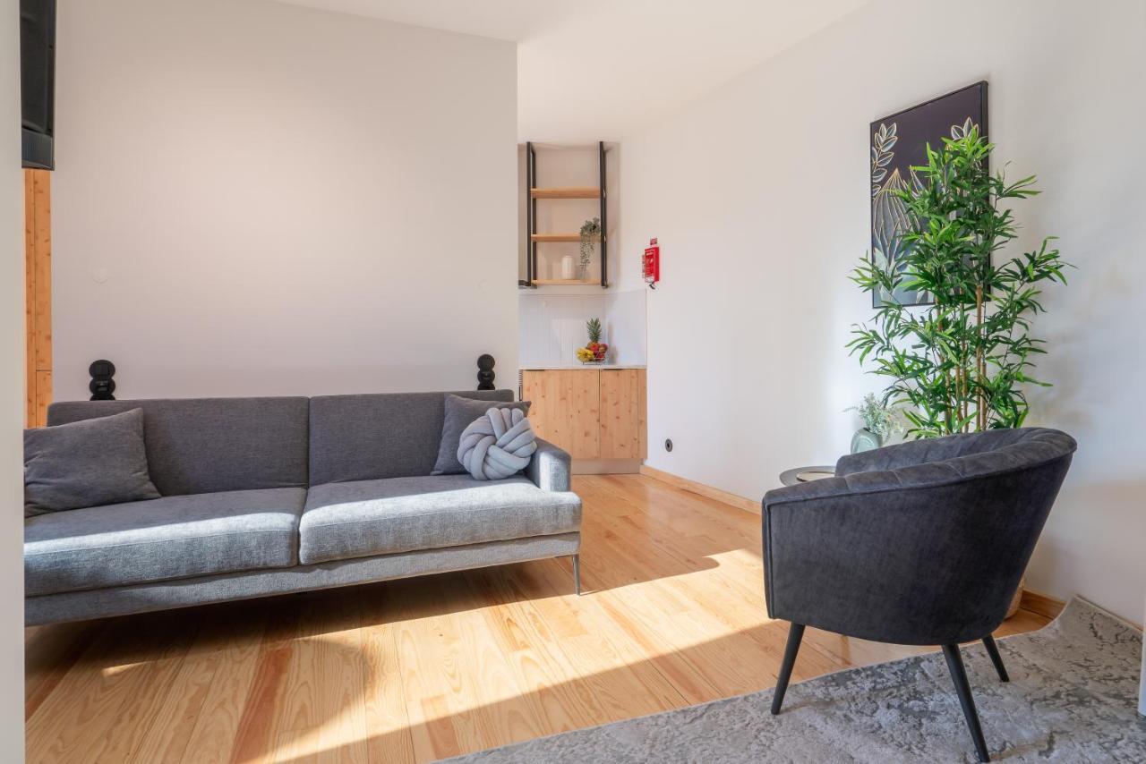 Luxurious Bright Flats - Ace Location *