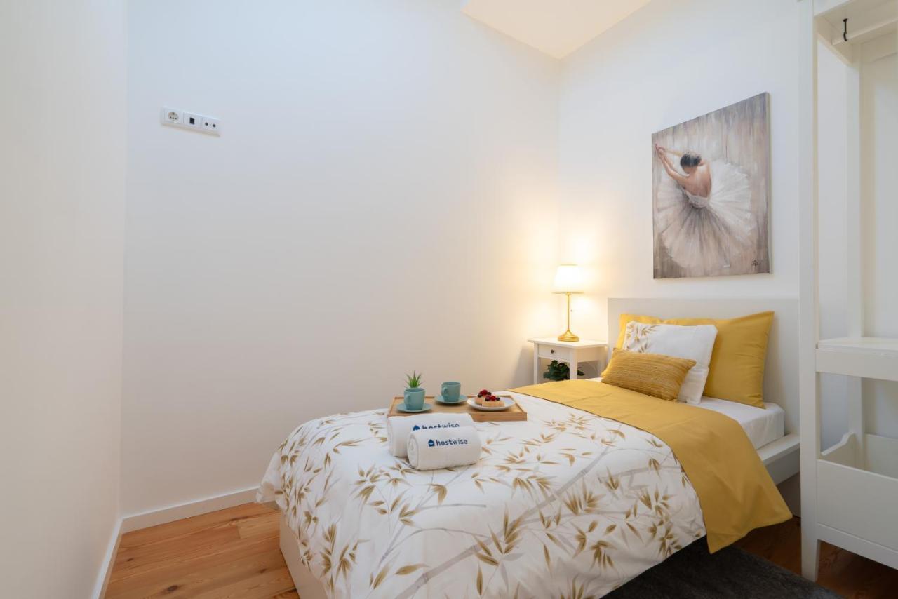Host Wise - Elegant Colorful House W Private Terrace Holiday home