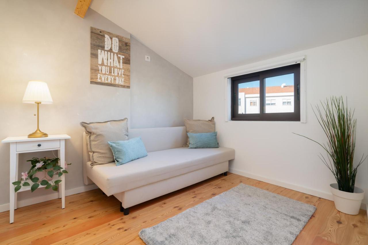 Host Wise - Elegant Colorful House W Private Terrace Holiday home