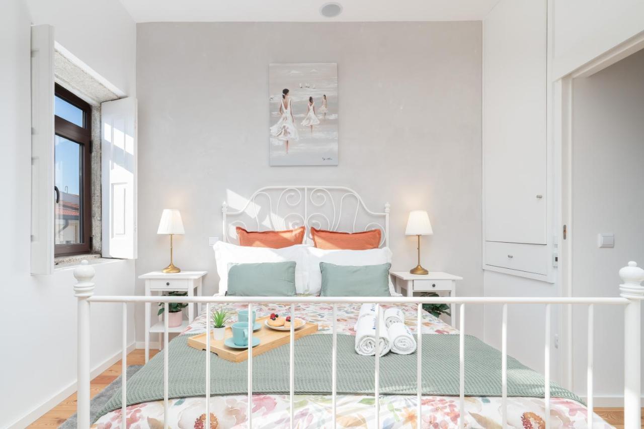 Host Wise - Elegant Colorful House W Private Terrace Holiday home