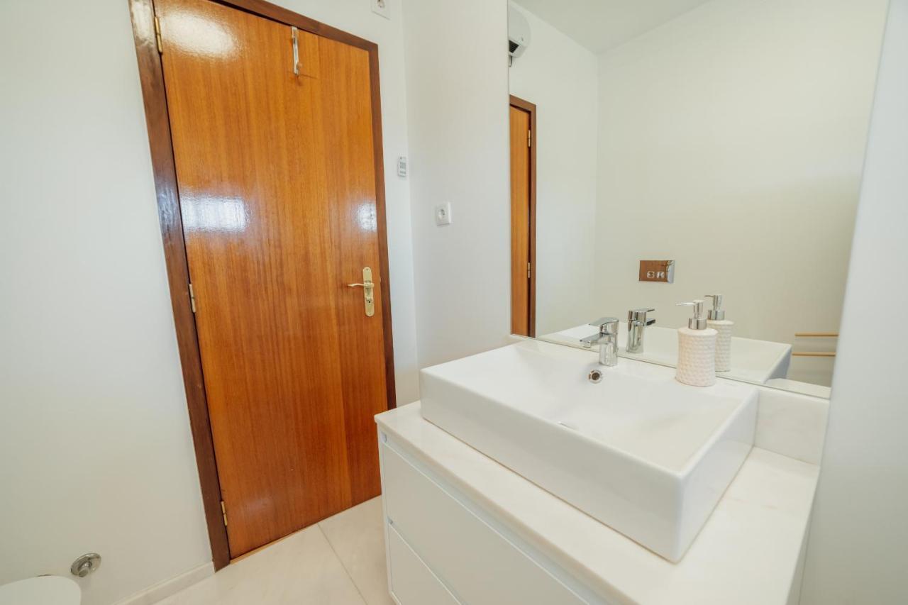 Center Grand With Seaview Terrace By Vacationy Apartment