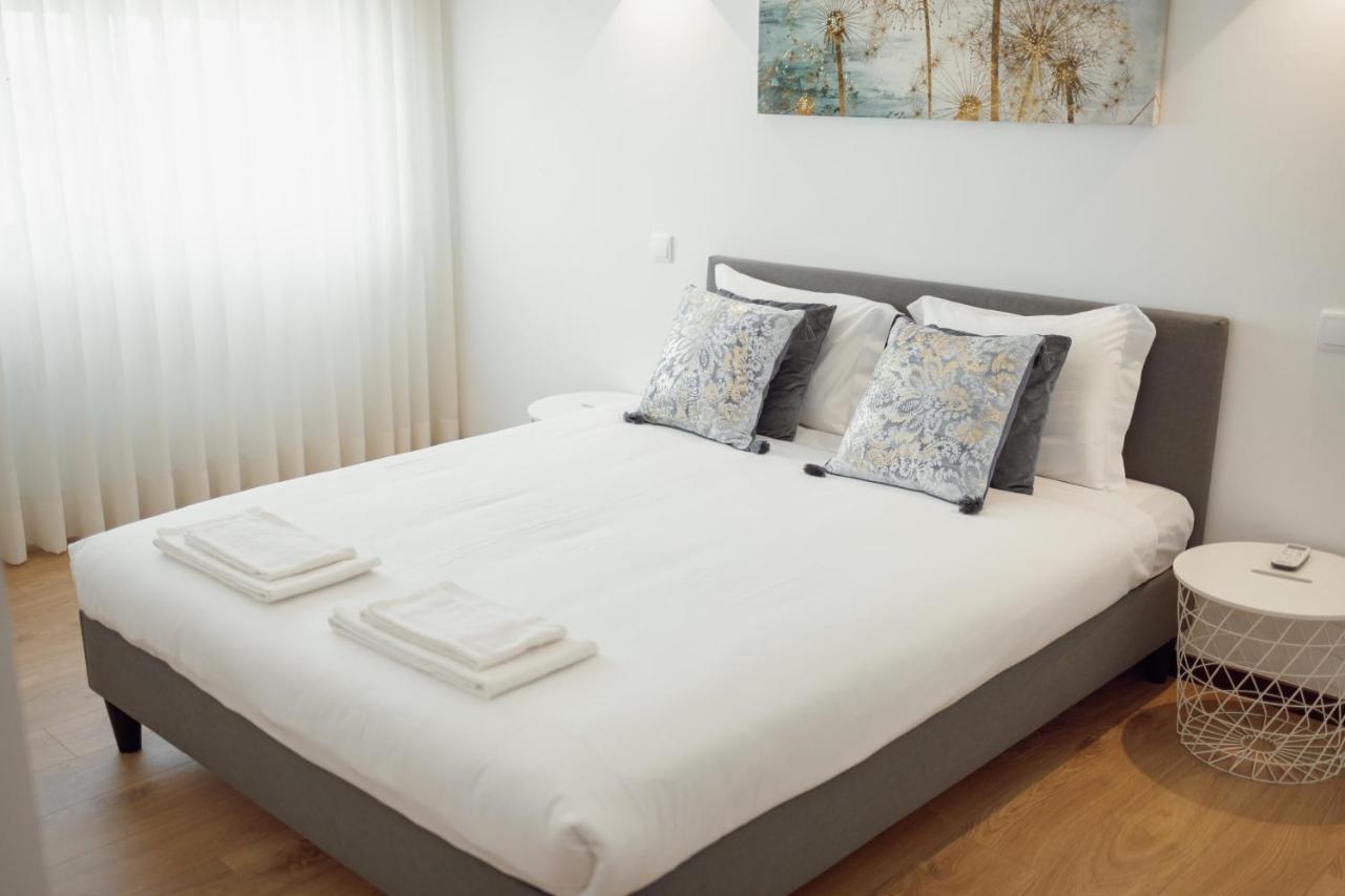 Apartment Center Grand With Seaview Terrace By Vacationy Porto
