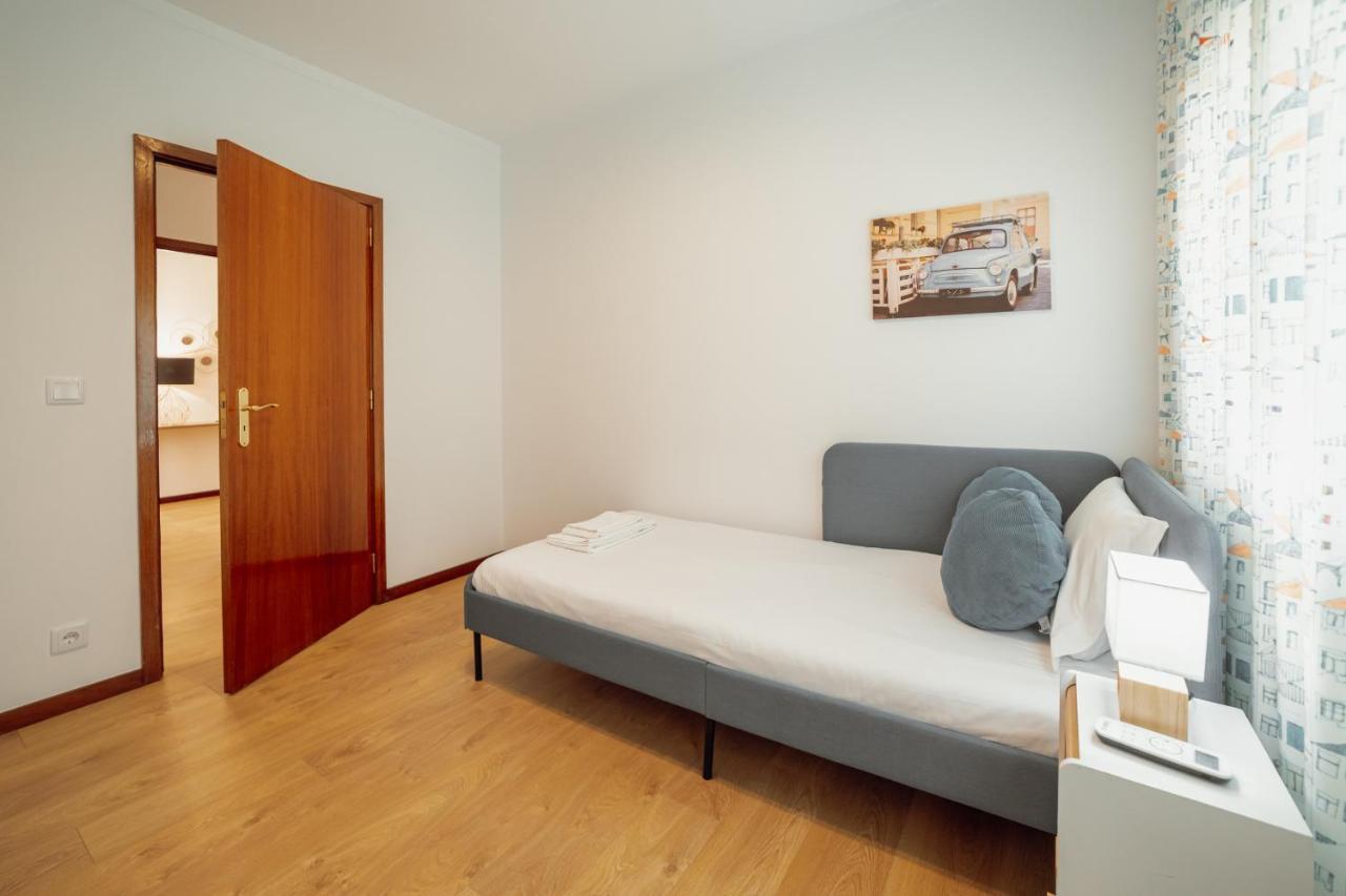 Apartment Center Grand With Seaview Terrace By Vacationy Porto