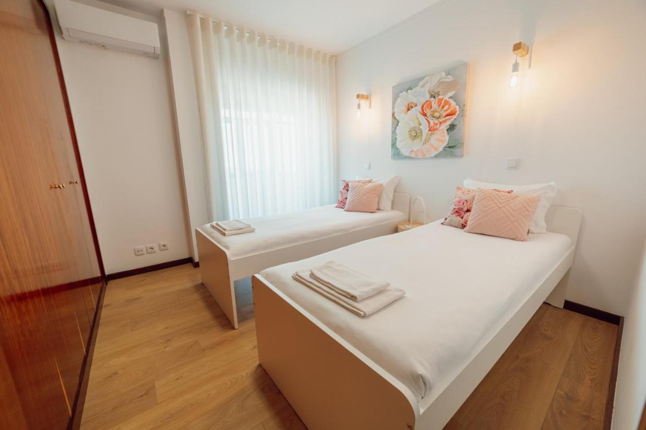 Apartment Center Grand With Seaview Terrace By Vacationy