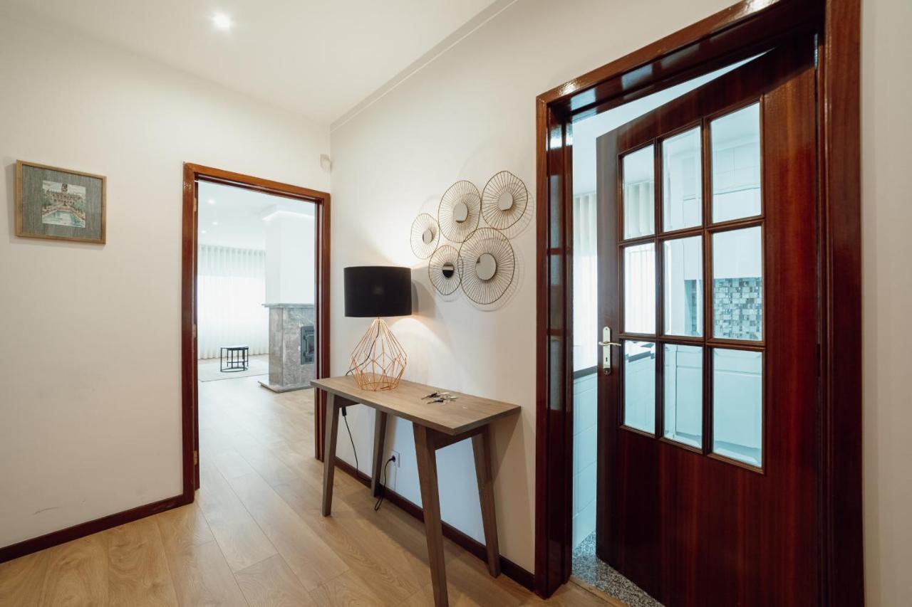 Center Grand With Seaview Terrace By Vacationy