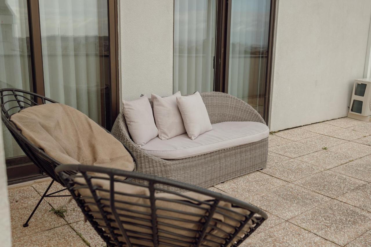 Center Grand With Seaview Terrace By Vacationy Apartment *