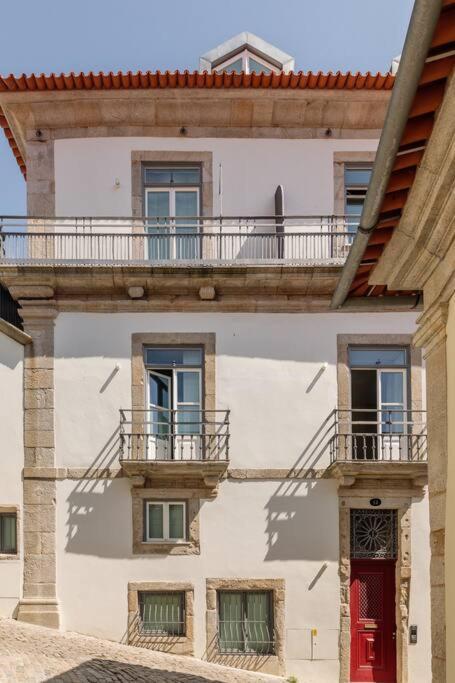 Boutique Rentals- Lovporto Ribeira Historic Center Apartment *