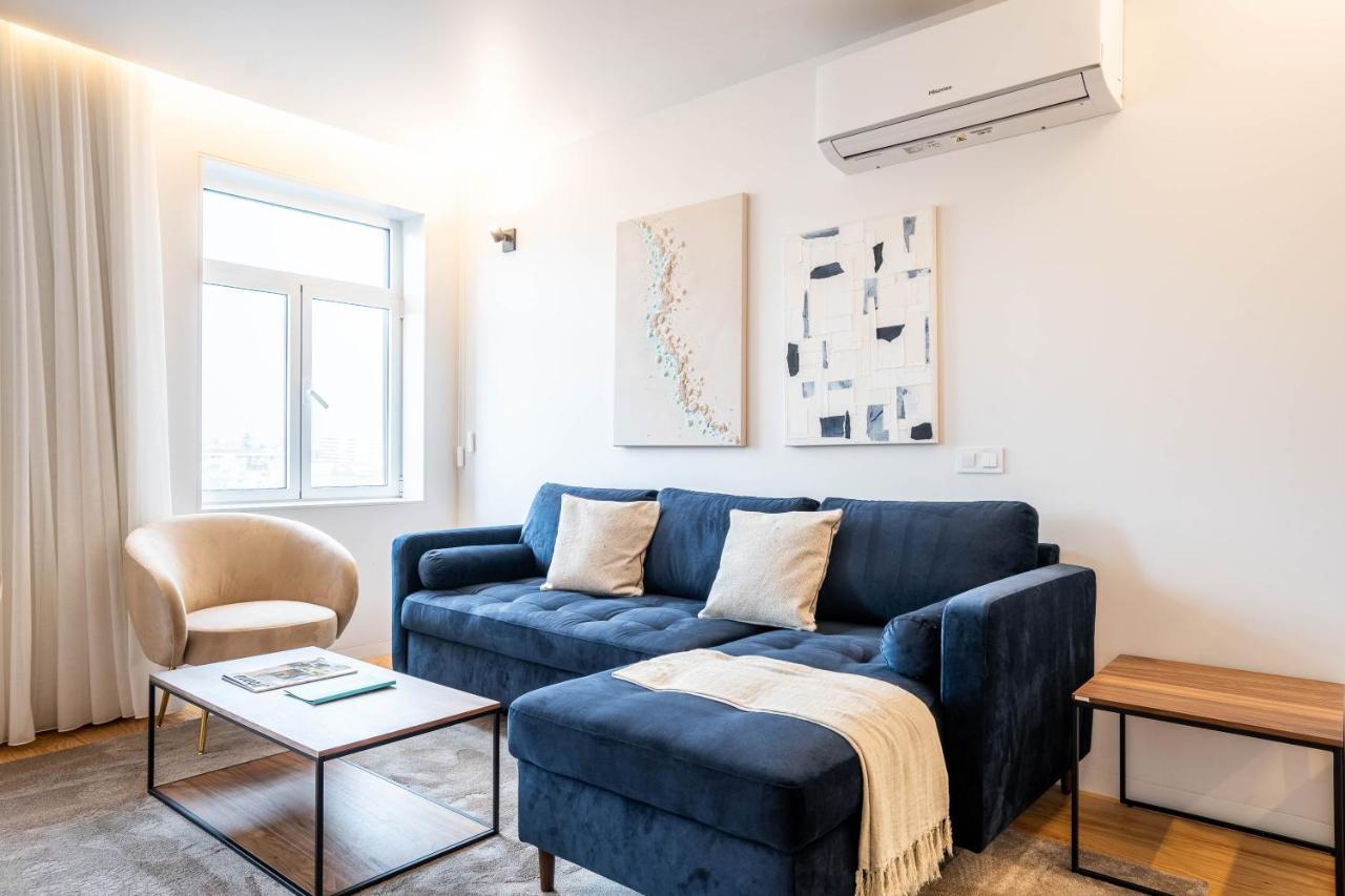 Apartment Almada 551 - 4 1 Penthouse View By Lovelystay