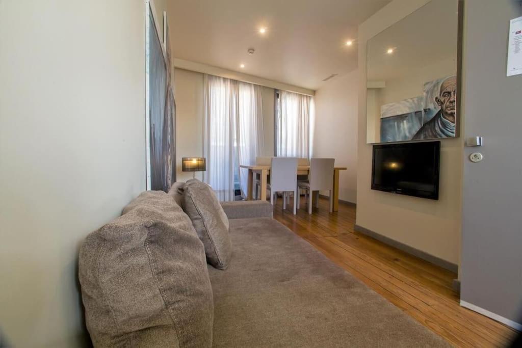 Apartment Oporto2gether For 5 To 9 People *
