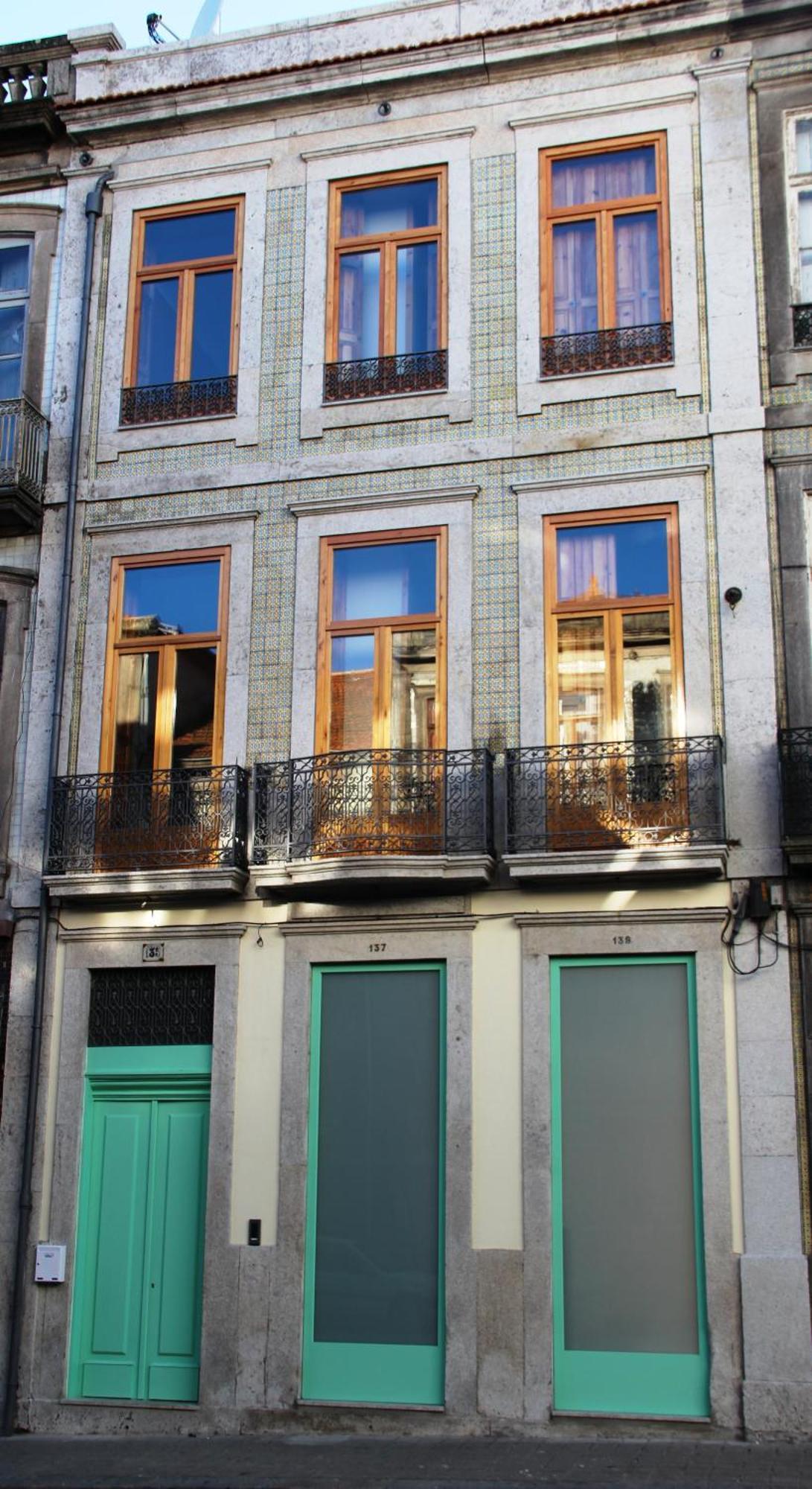 Loule Estudios Apartment Porto