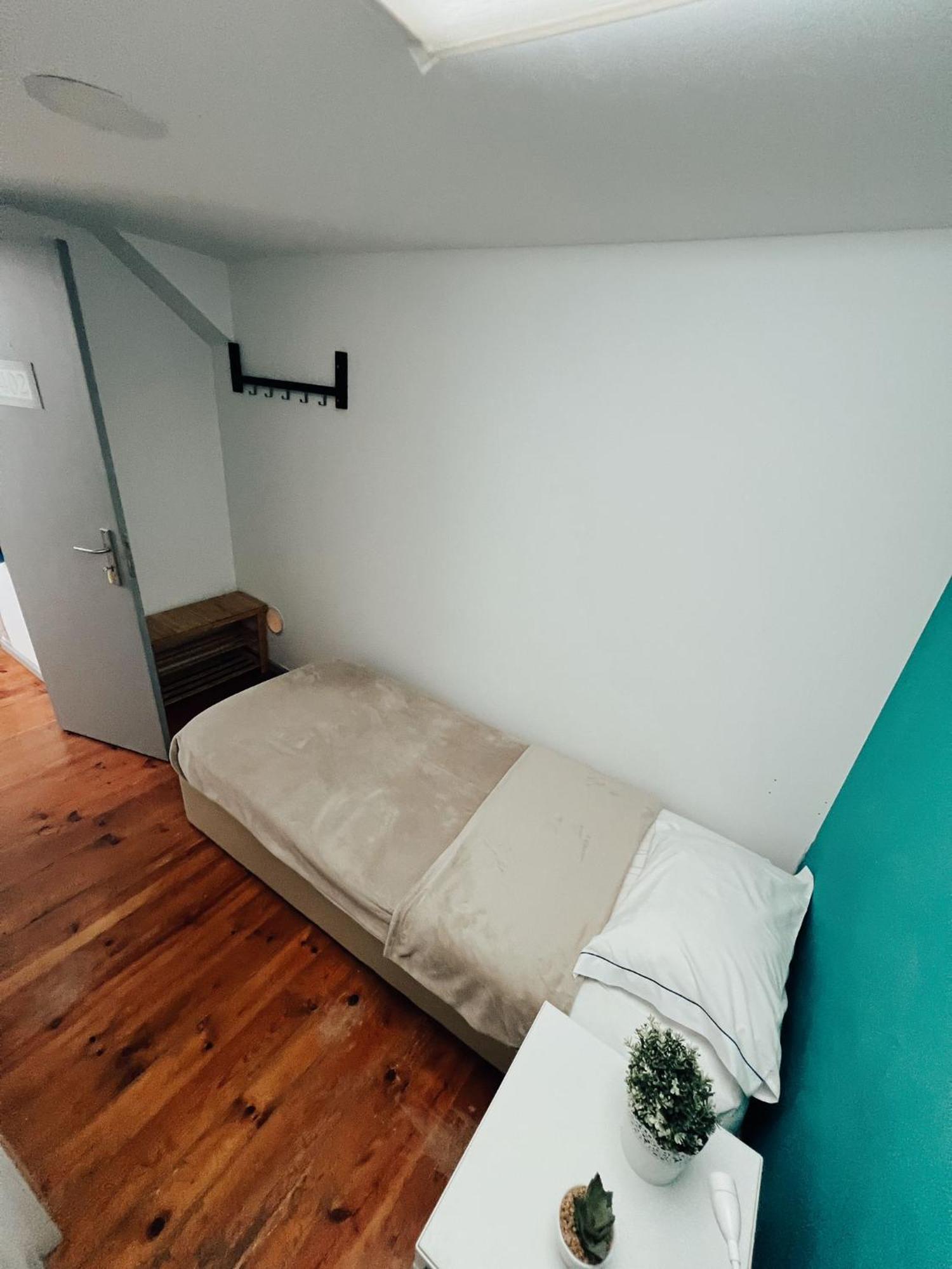 By Doors Hostel Porto