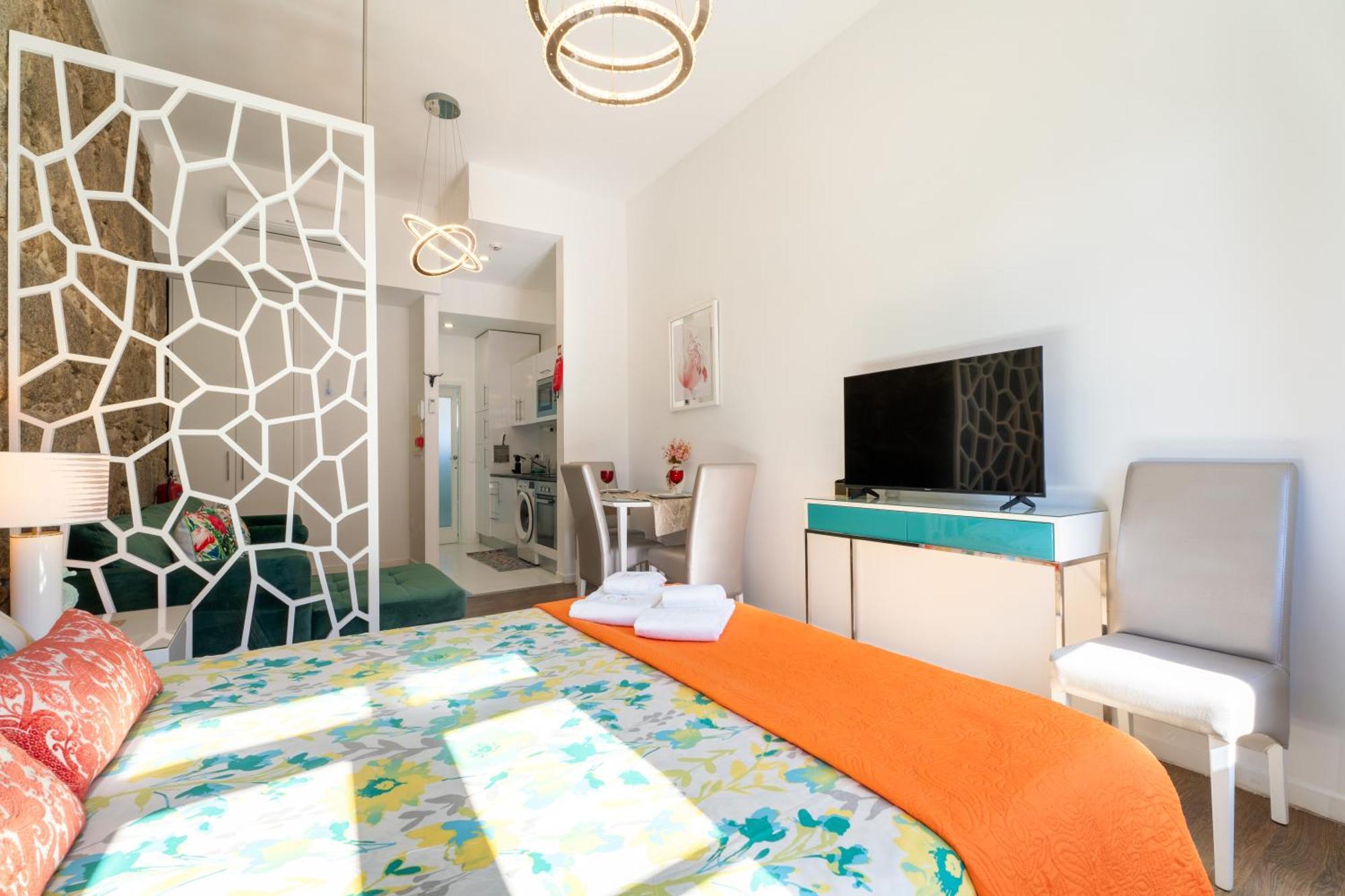 Cozy 2 Ac Near Metro Apartment Porto