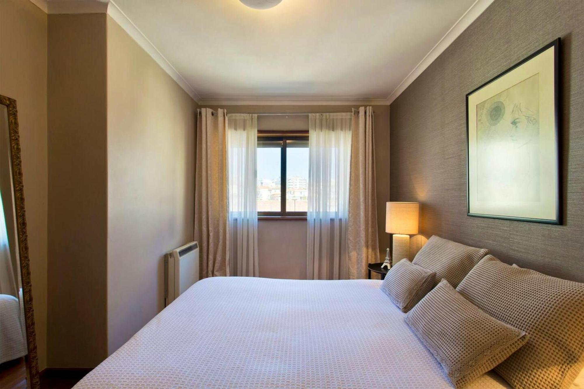 Spacious In With Terrace *