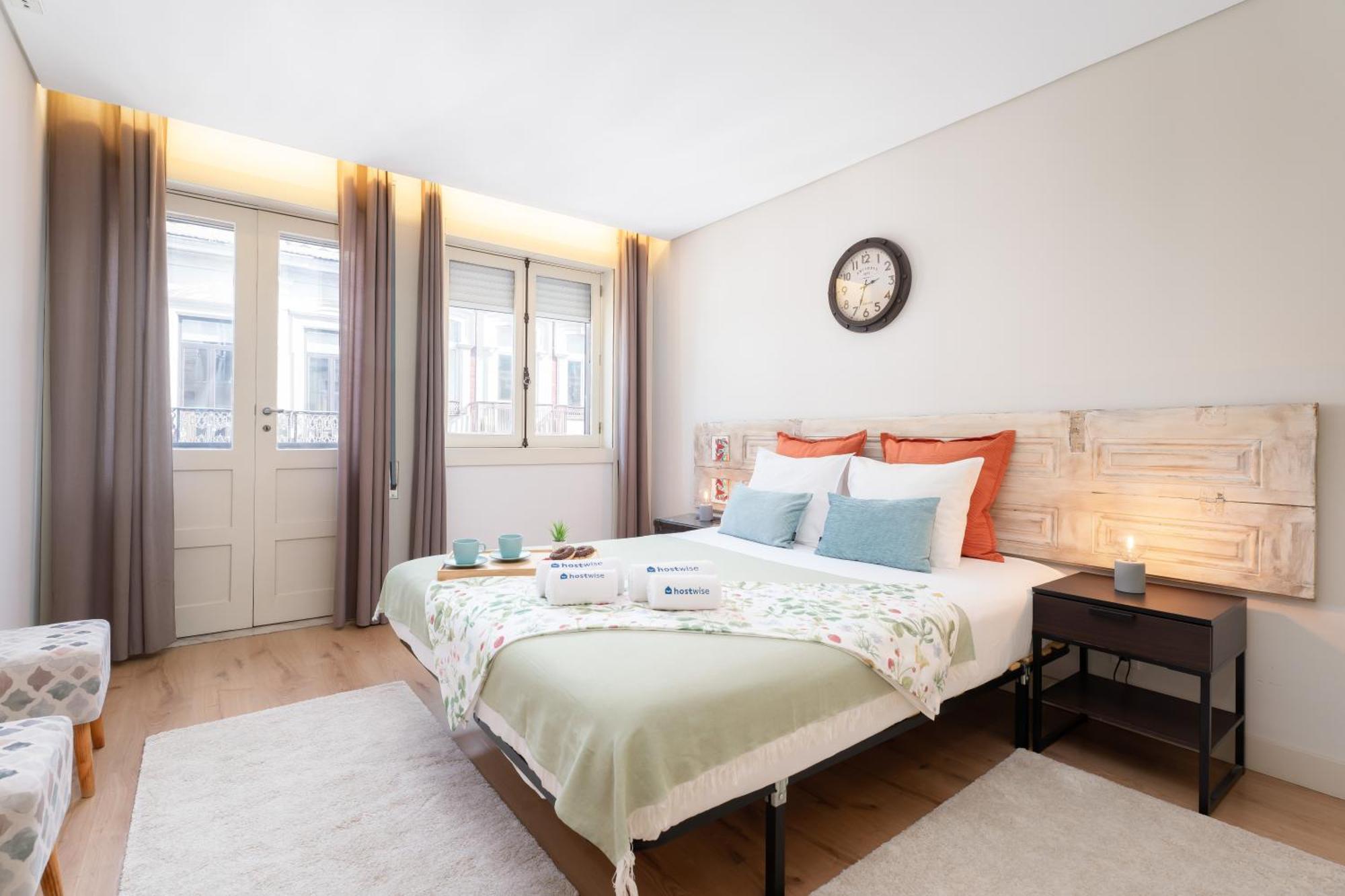 Host Wise - Colorful Bright Flat With Balcony