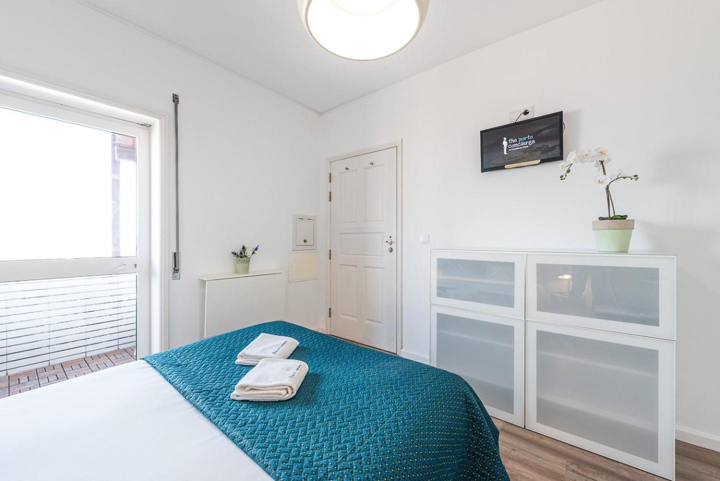 Guestready - Red Stripes Porto