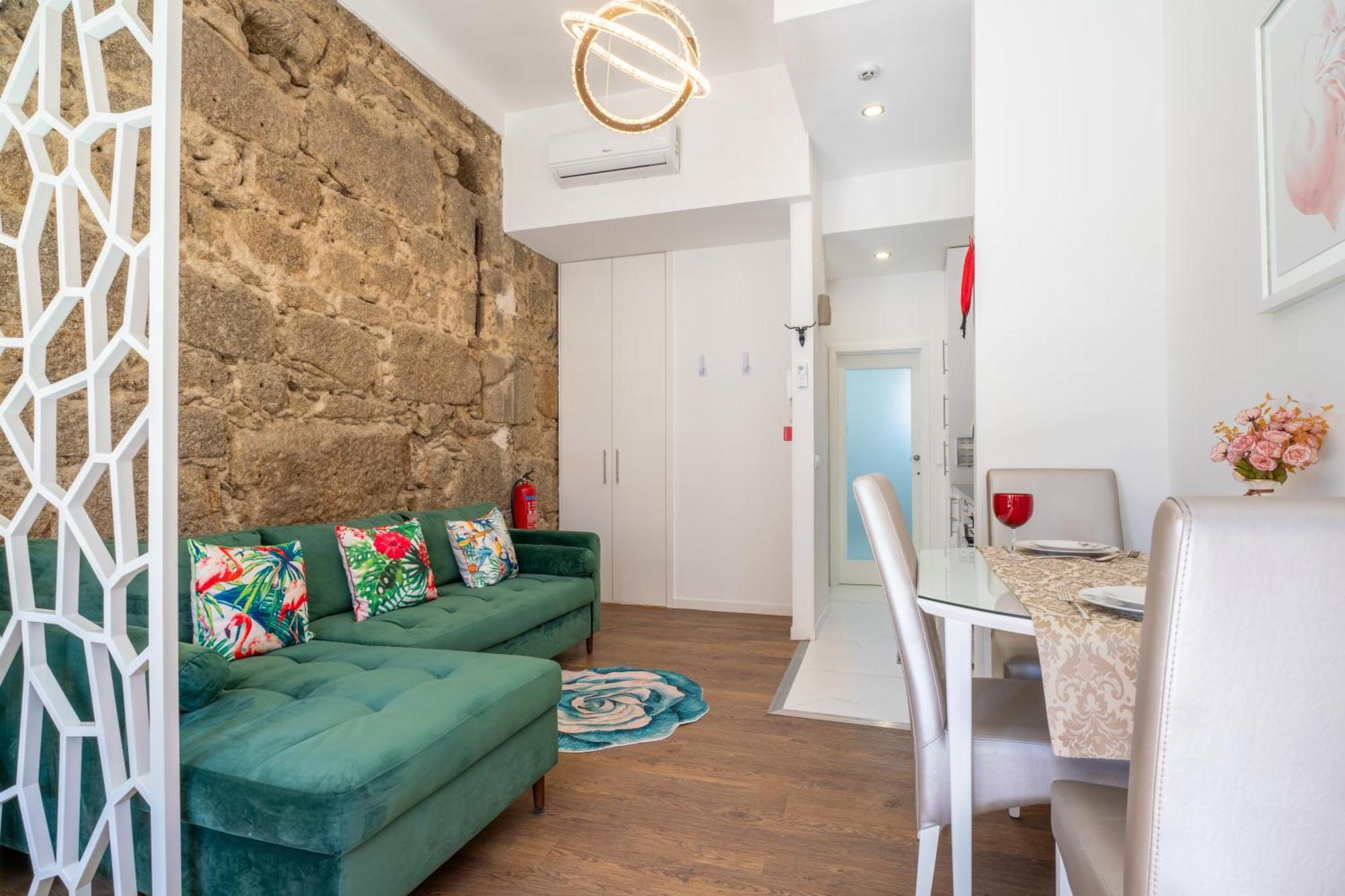 Cozy 2 Ac Near Metro Porto