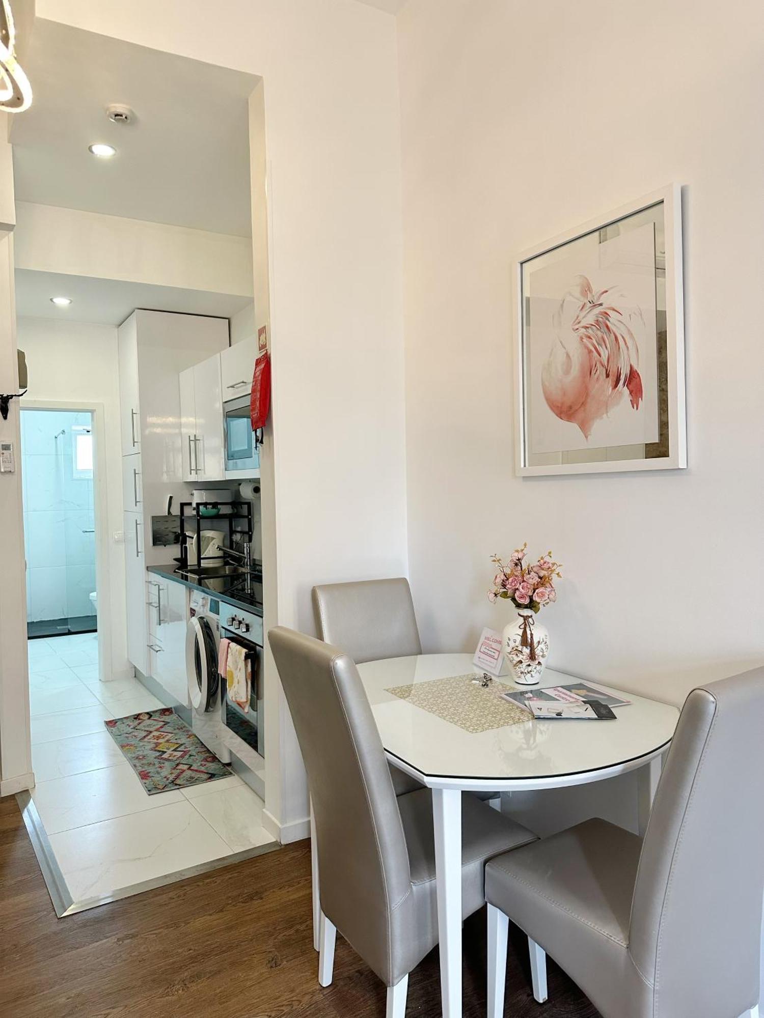 Cozy 2 Ac Near Metro Apartment Porto