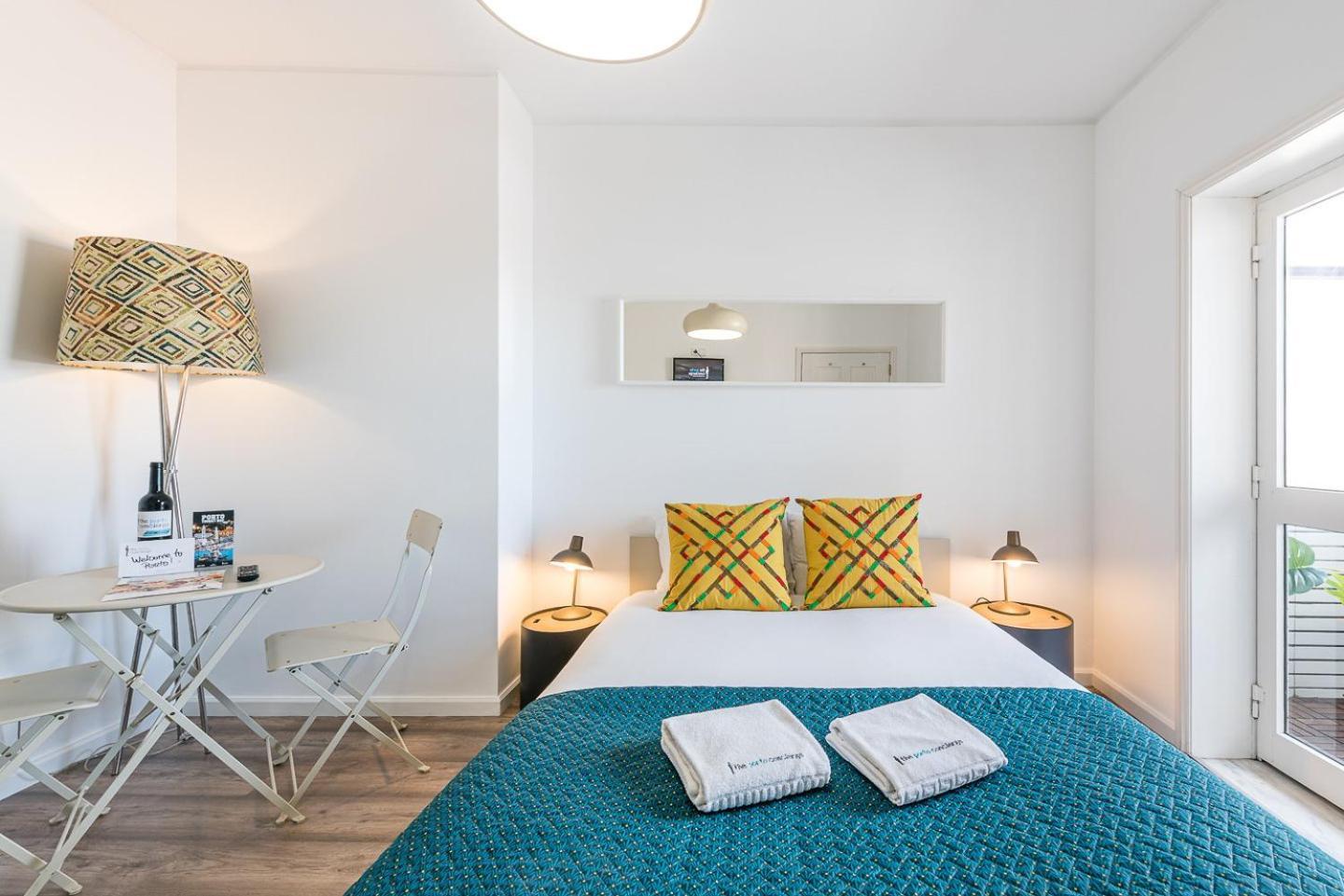 Guestready - Red Stripes Porto