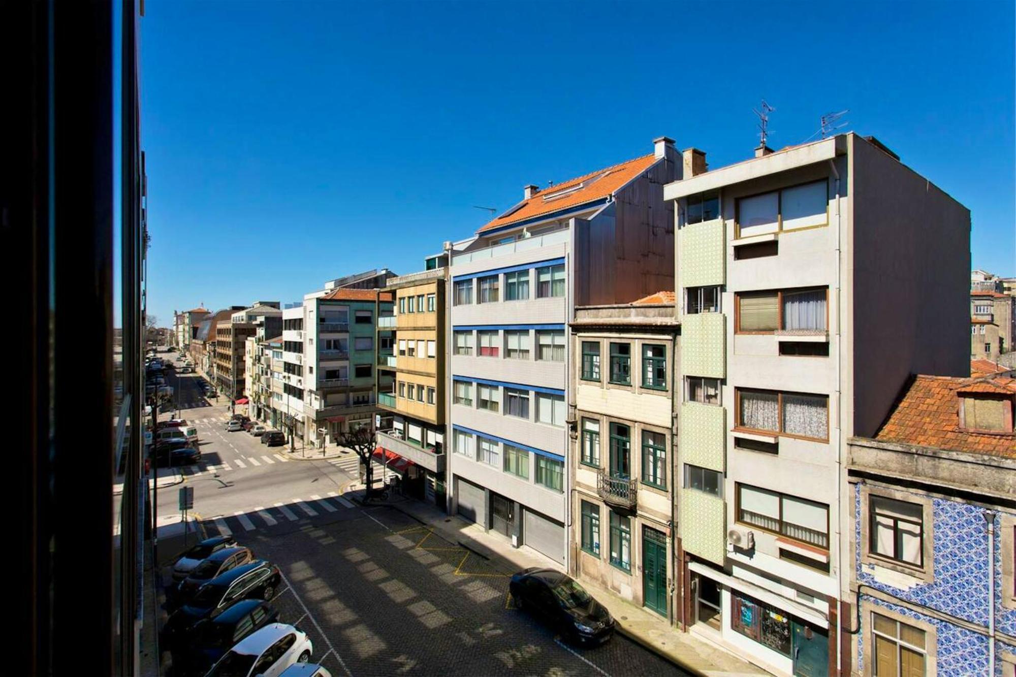 Spacious In With Terrace * Porto