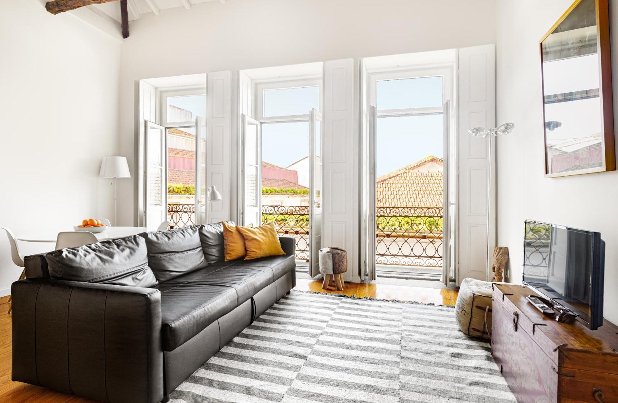 Fly Me To The Moon Apartment Porto