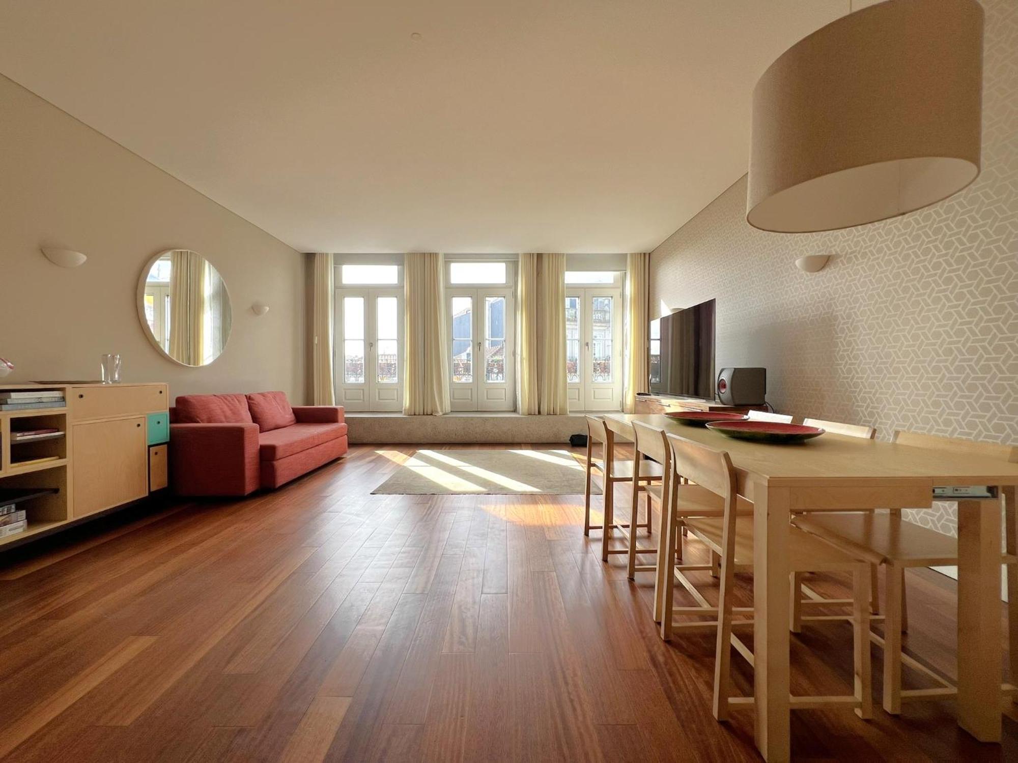 Cardosas Square Luxury By Hosts Apartment