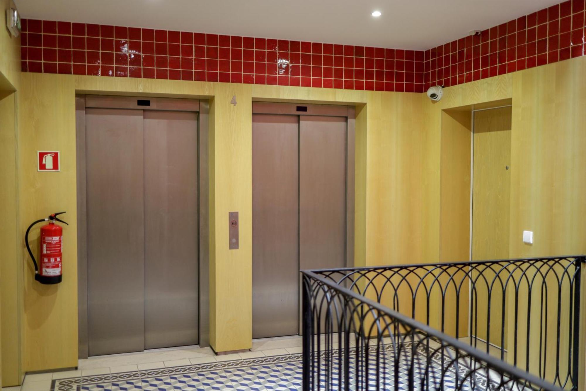 Cardosas Square Luxury By Hosts Apartment *